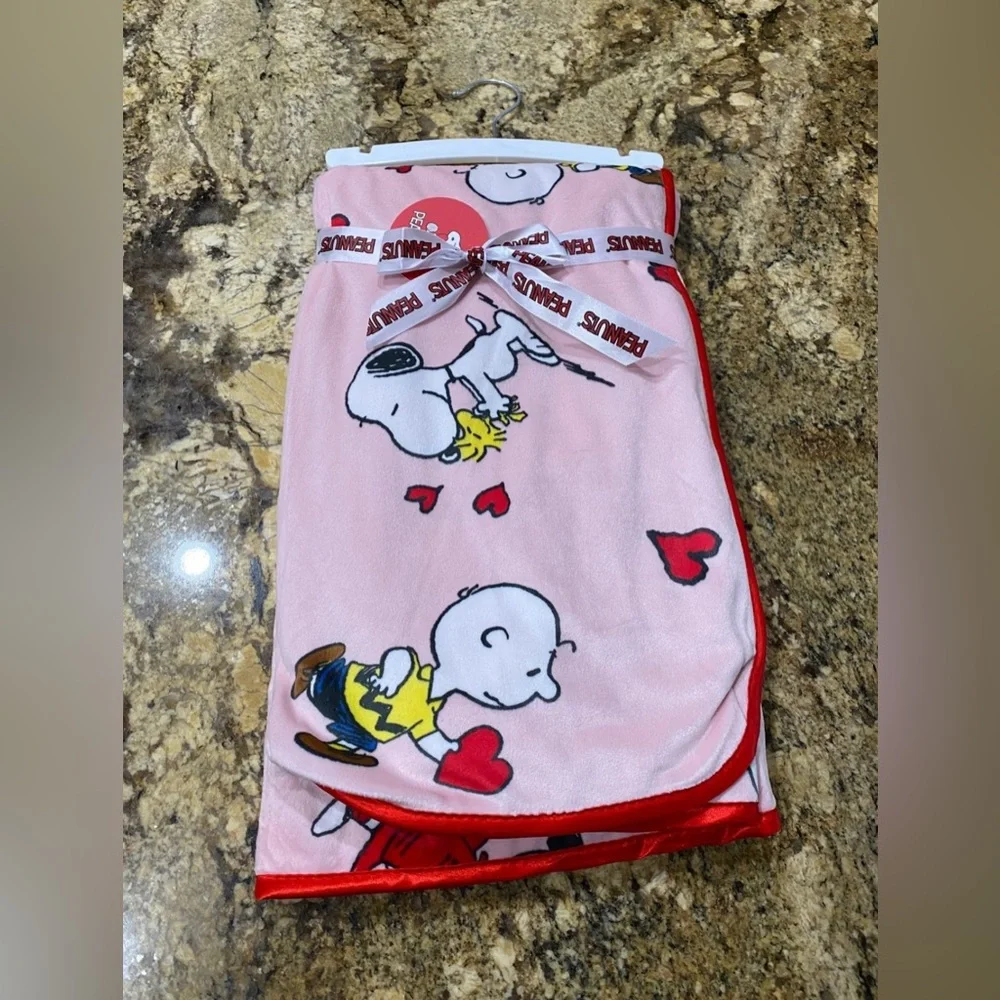 Peanuts Snoopy & Friends Baby Blanket - LOVE themed hearts soft sherpa new!